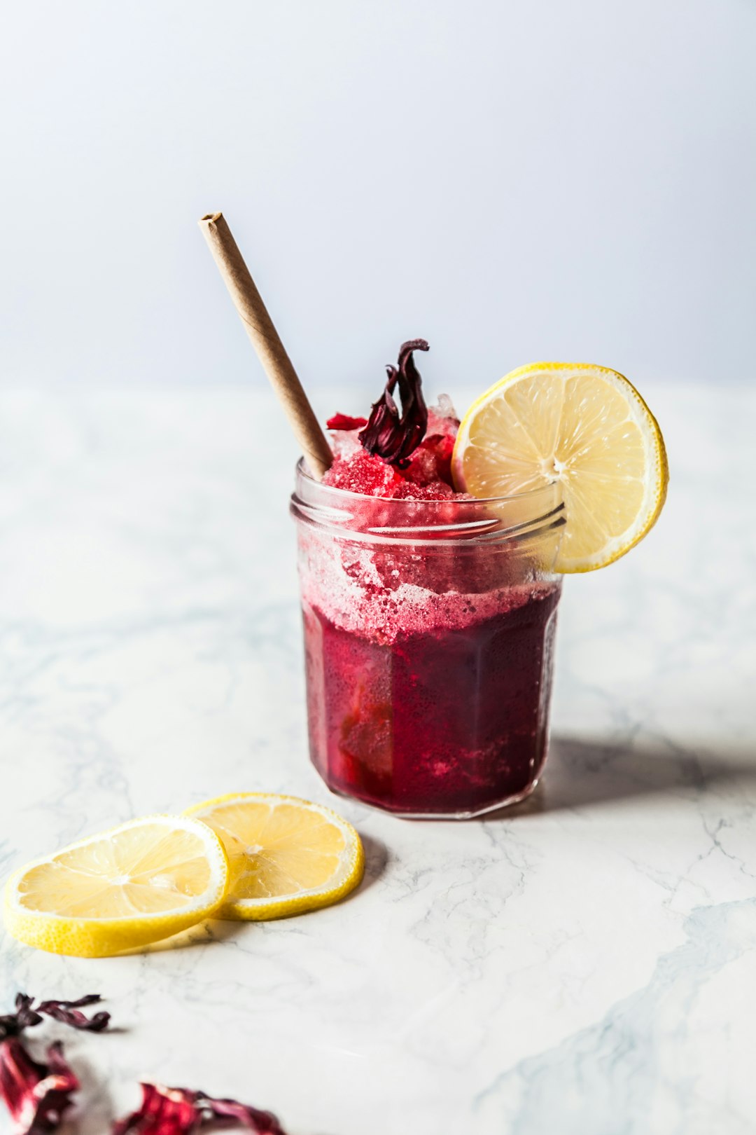  strawberry juice with sliced oranges ice box