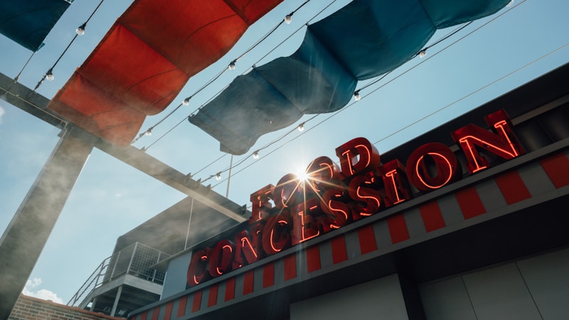 Panneau rouge bâtiment