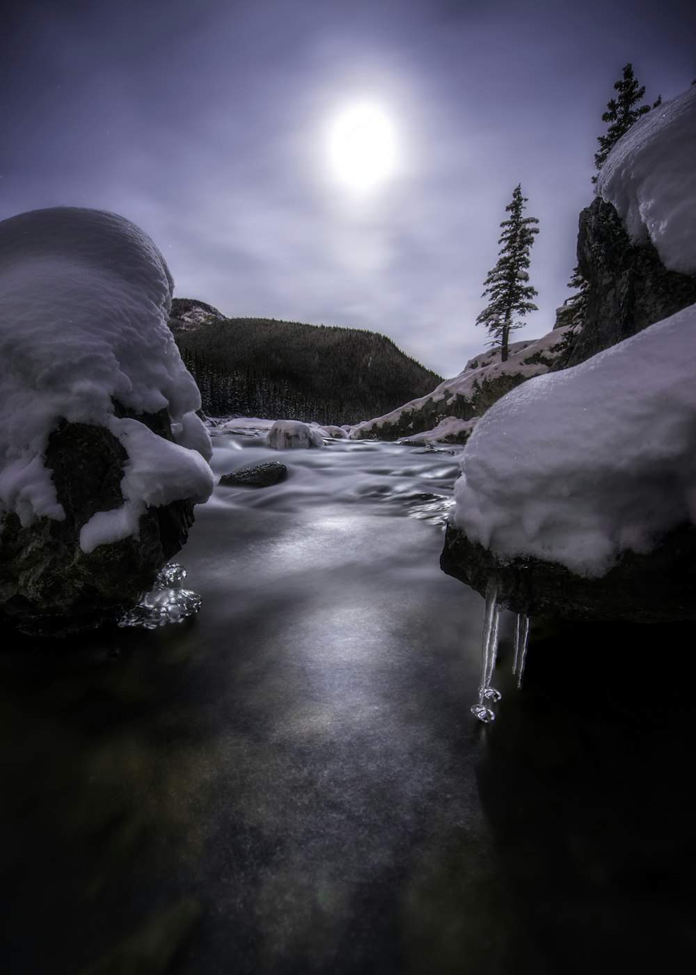 mountain cover by snow