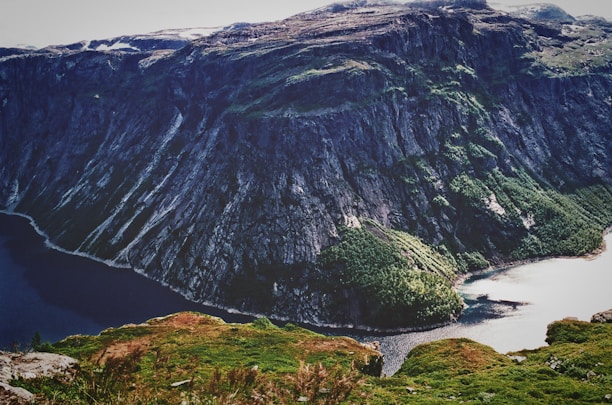 A stunning landscape of Iceland showcasing its unique natural beauty.