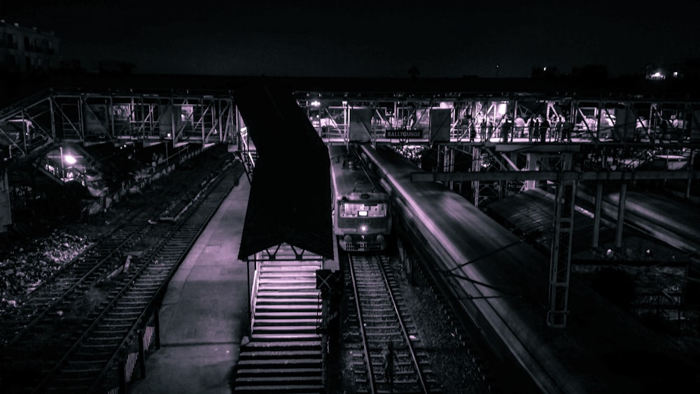 Tren Ferrocarril por la noche