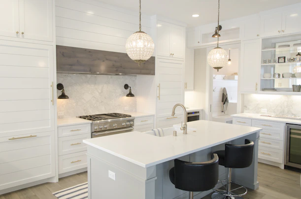 white kitchen room set