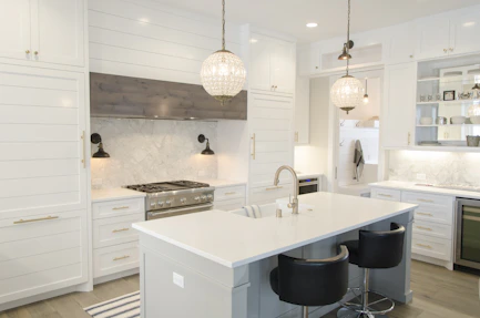 white kitchen room set