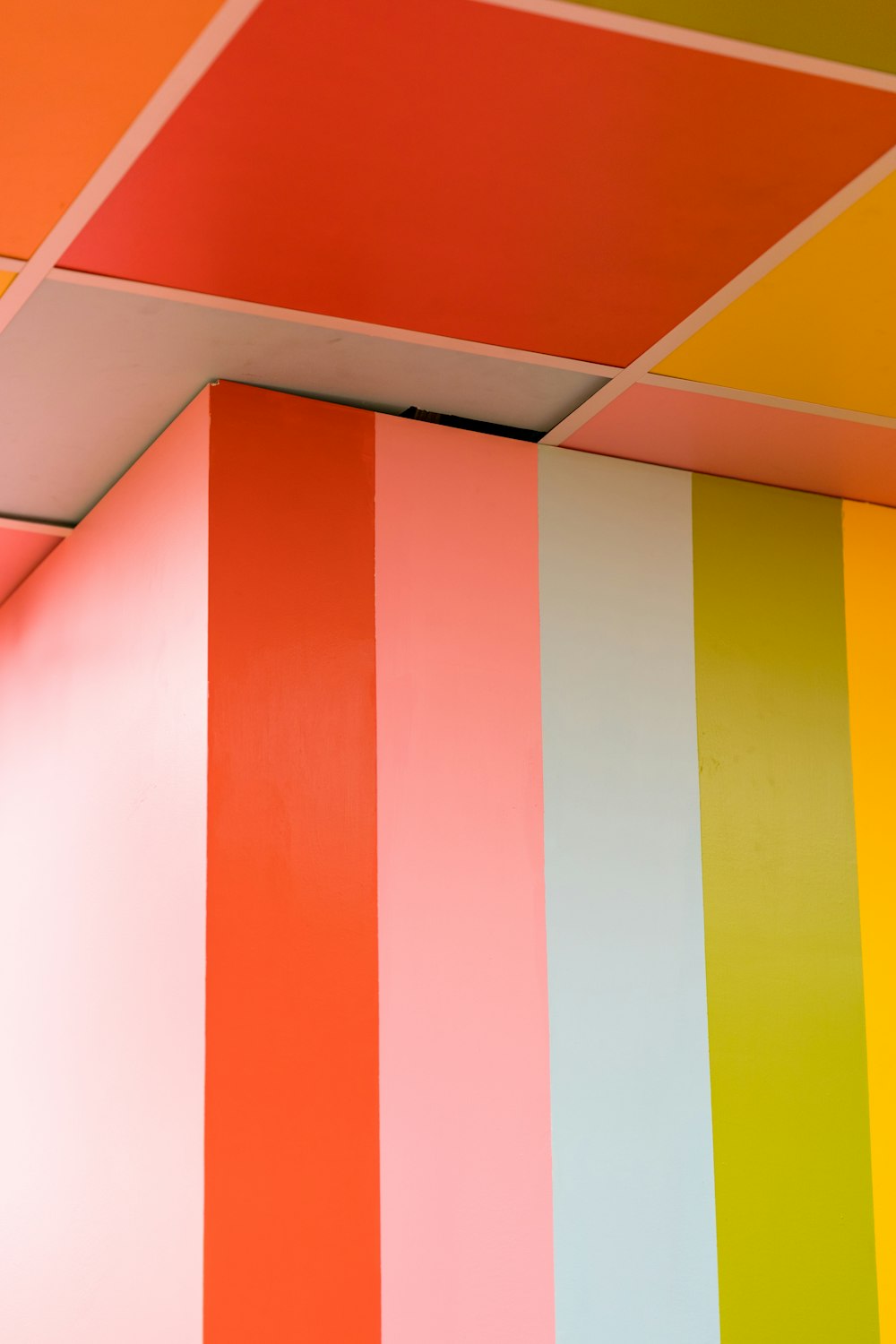 pared pintada multicolor