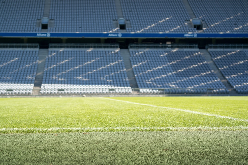 campo de fútbol durante el día