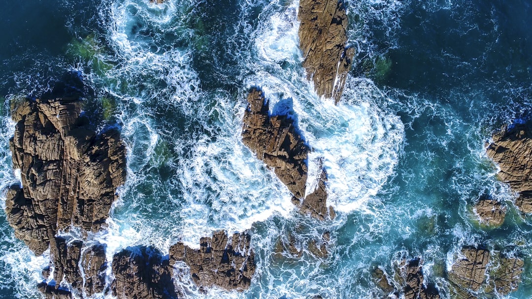 ocean waves hammering stone formation