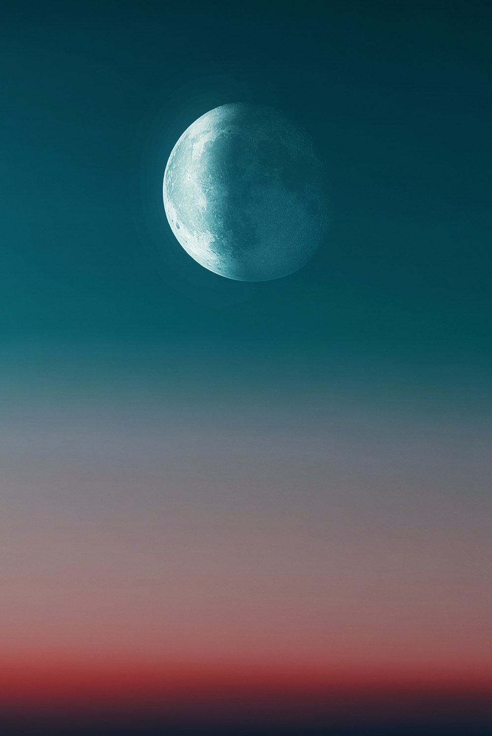 luna piena durante il giorno