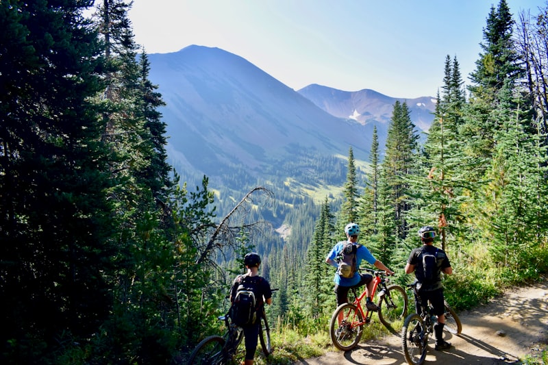Group of mountain bikers smiling