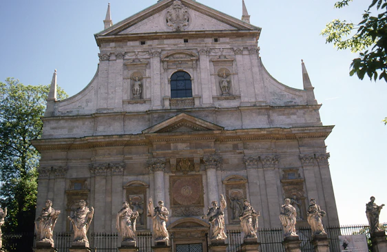 A collage showing the facades of the parish chapels including São Bento, São José, and Nossa Senhora Aparecida.