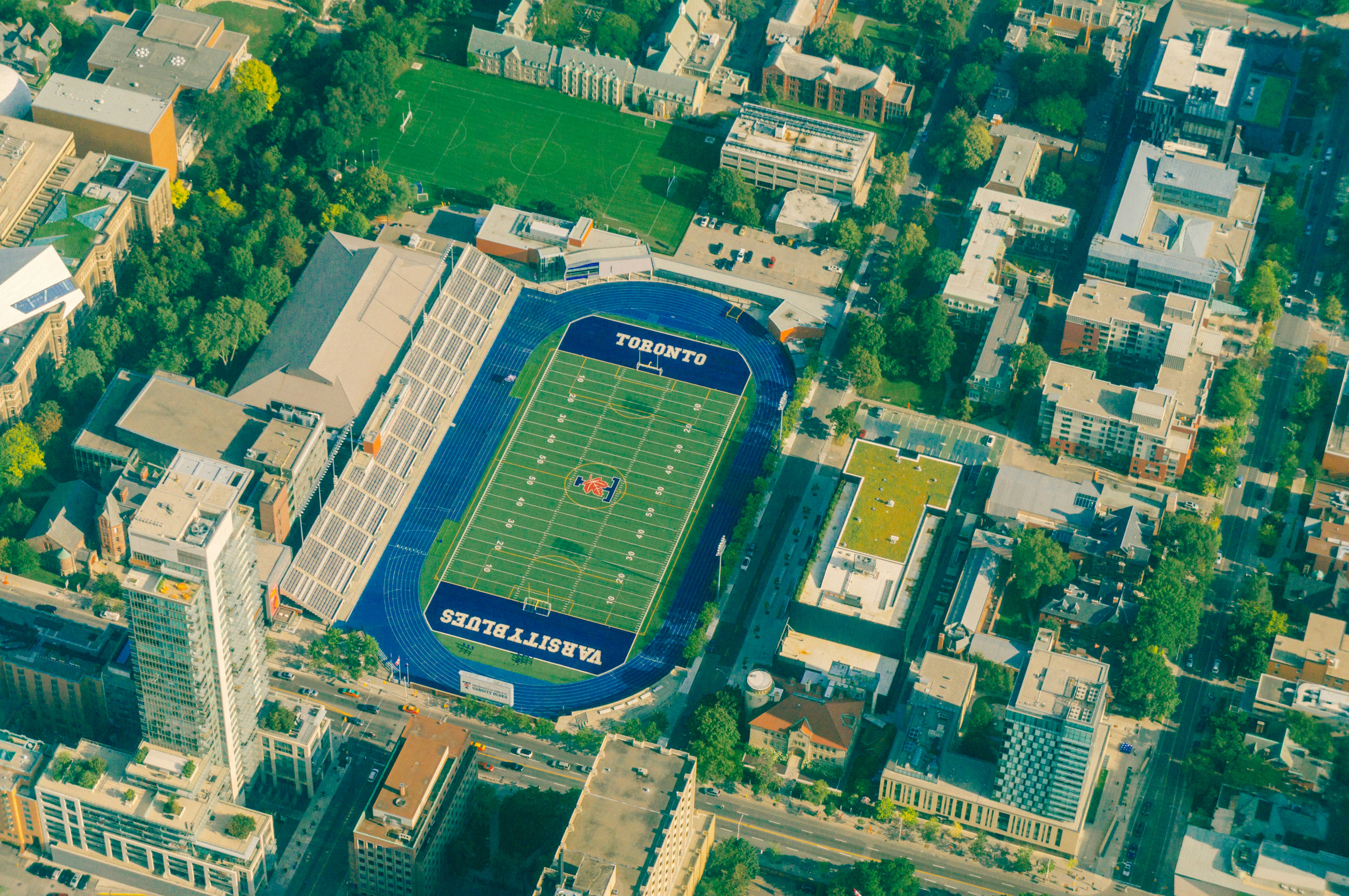 打造美丽校园，从下载这款漂亮的学校网站模板开始！