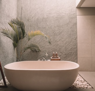 white ceramic bathtub