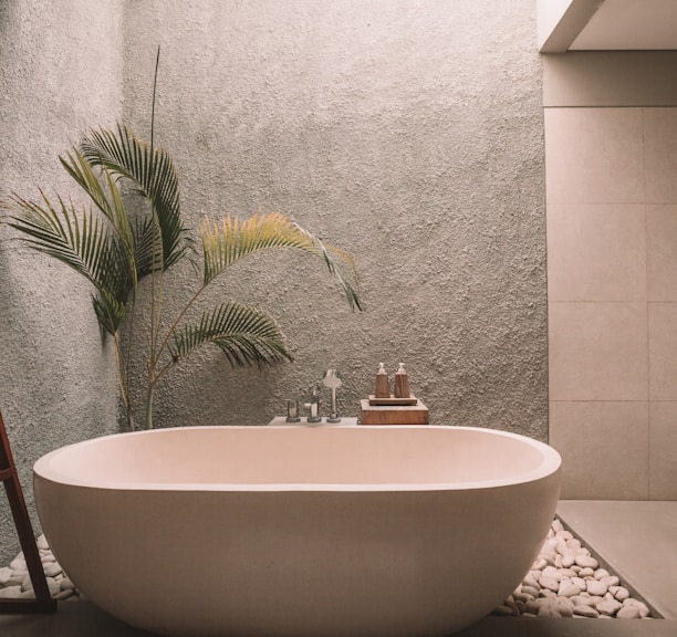 white ceramic bathtub