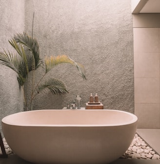 white ceramic bathtub