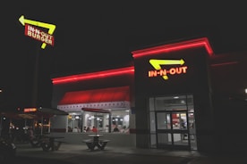 A vibrant fast food restaurant showcasing delicious meals.