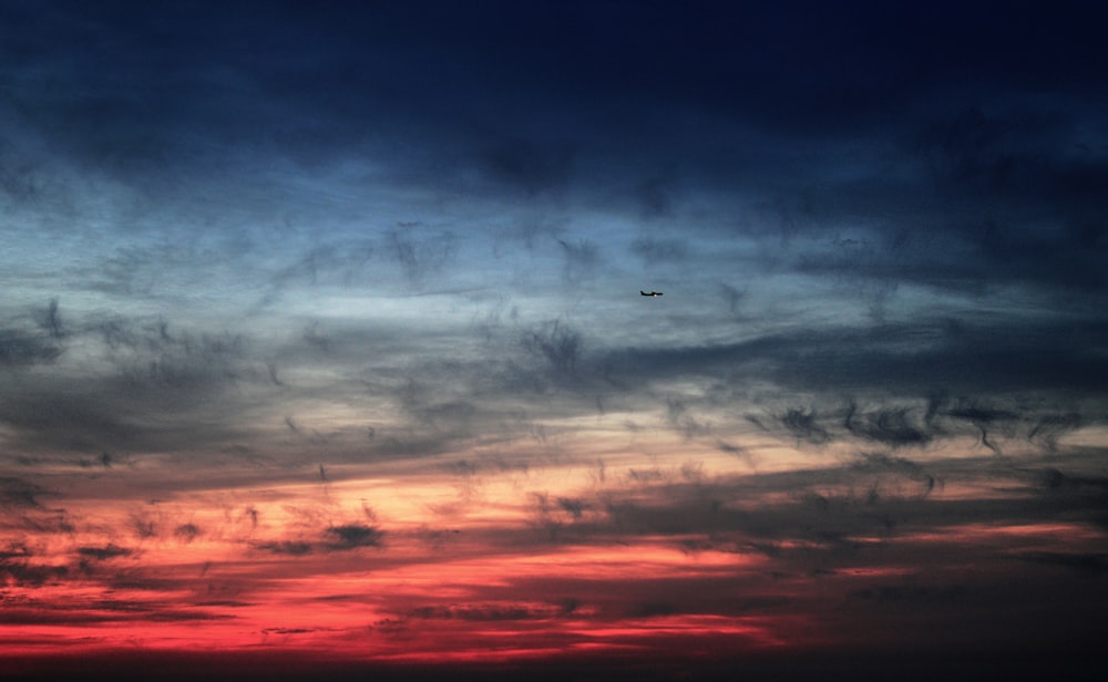 Roter Himmel bei Sonnenuntergang