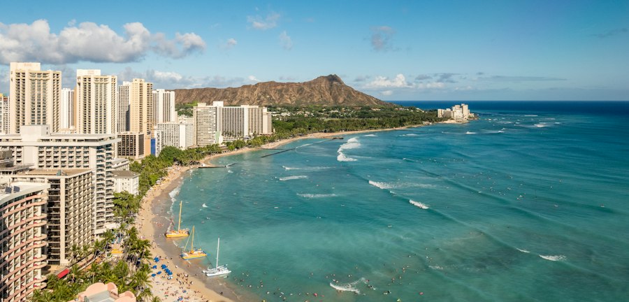 Waikīkī shoreline and Diamond Head in Honolulu