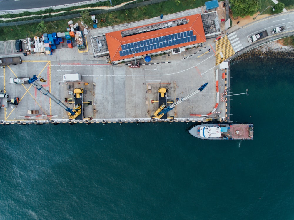 bird's eye view photography of building