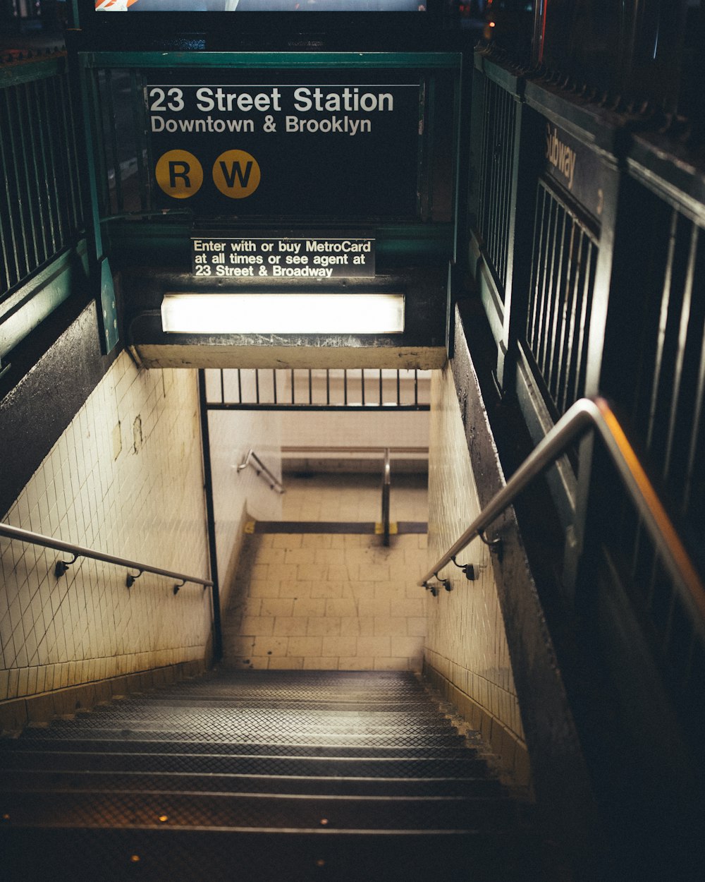 23 스트리트 역 다운타운 계단