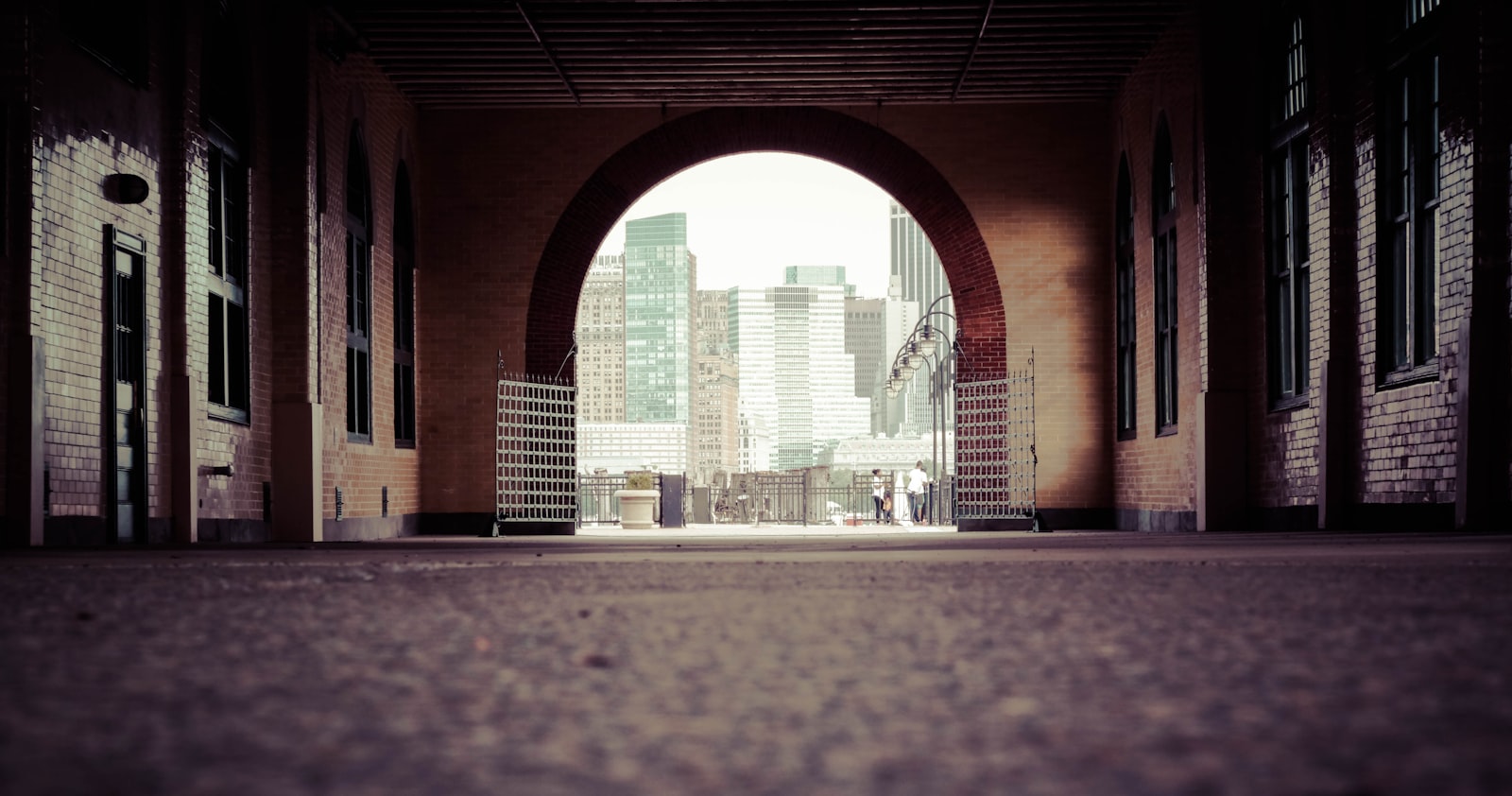 NX 50-200mm F4-5.6 sample photo. Tunnel view of high photography