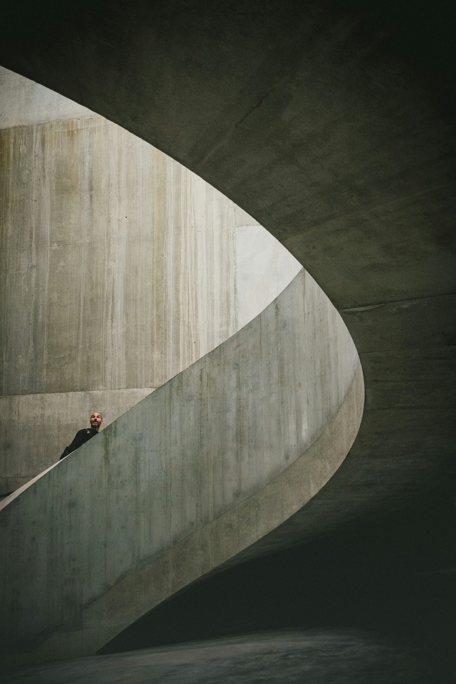 Fujifilm X-E2 + Fujifilm XF 27mm F2.8 sample photo. Photography of man climbing photography