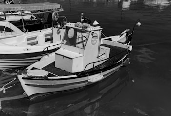 photo 1508137315733 e485478612ed?q=85&w=350&h=300&fit=crop