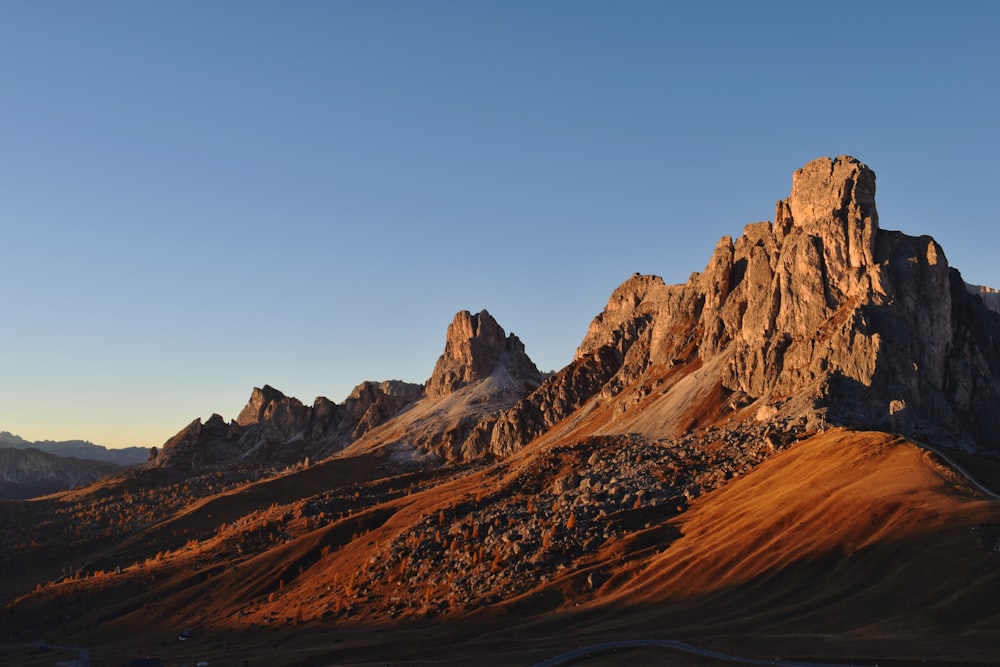 Collines de formation rocheuse