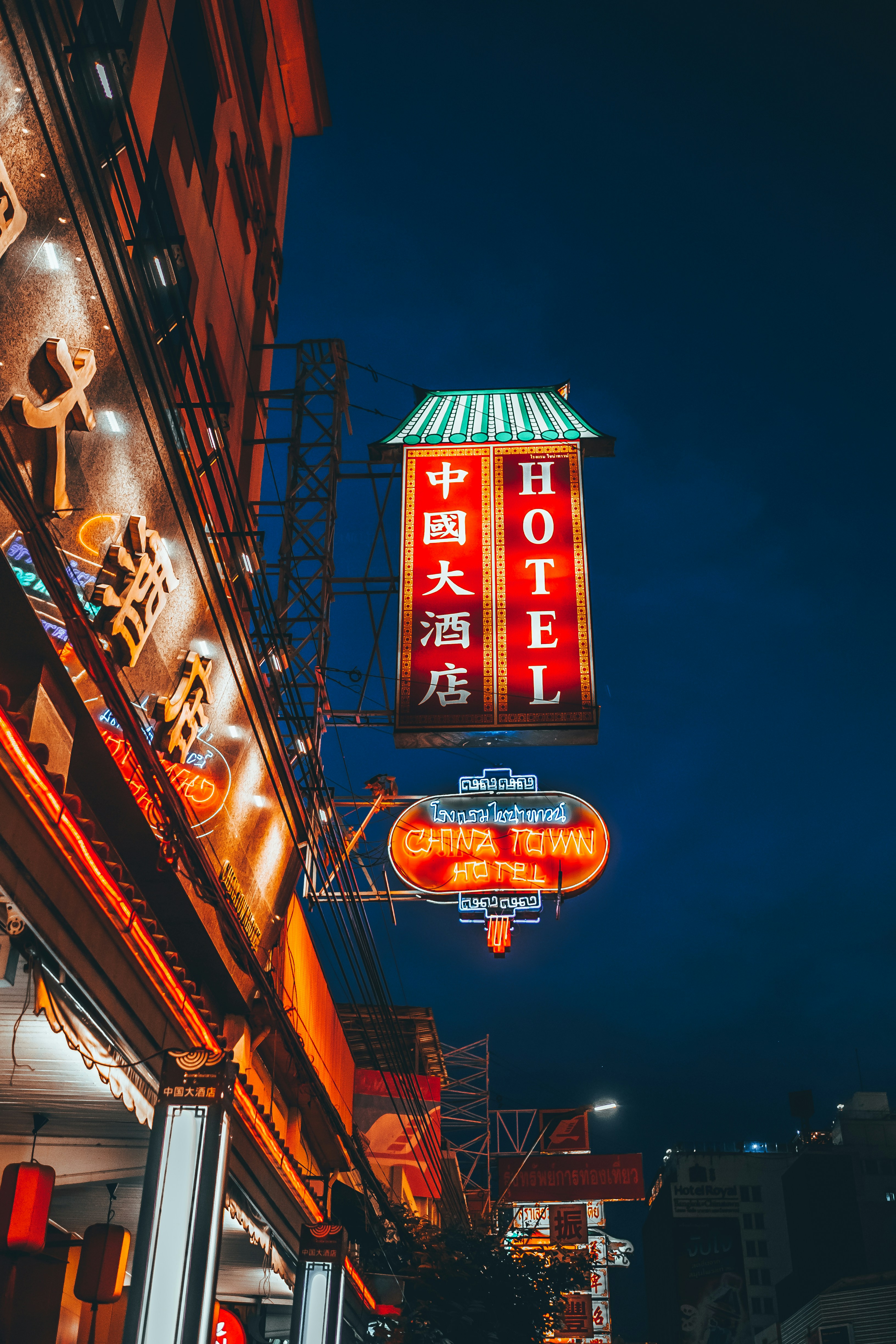 "Hotel Thailand"