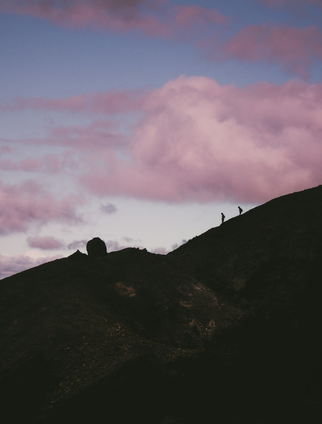 travelers stories about Hill in Tongariro National Park, New Zealand