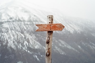 arrow sign on mountain sign zoom background