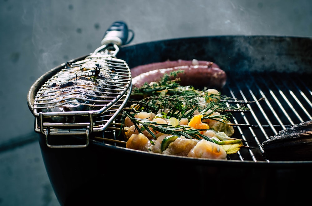 Pescado a la parrilla de carbón