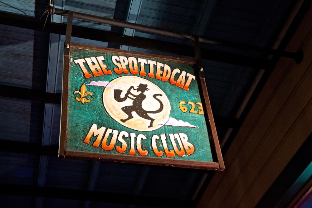 Das Schild des Spotted Cat Music Club