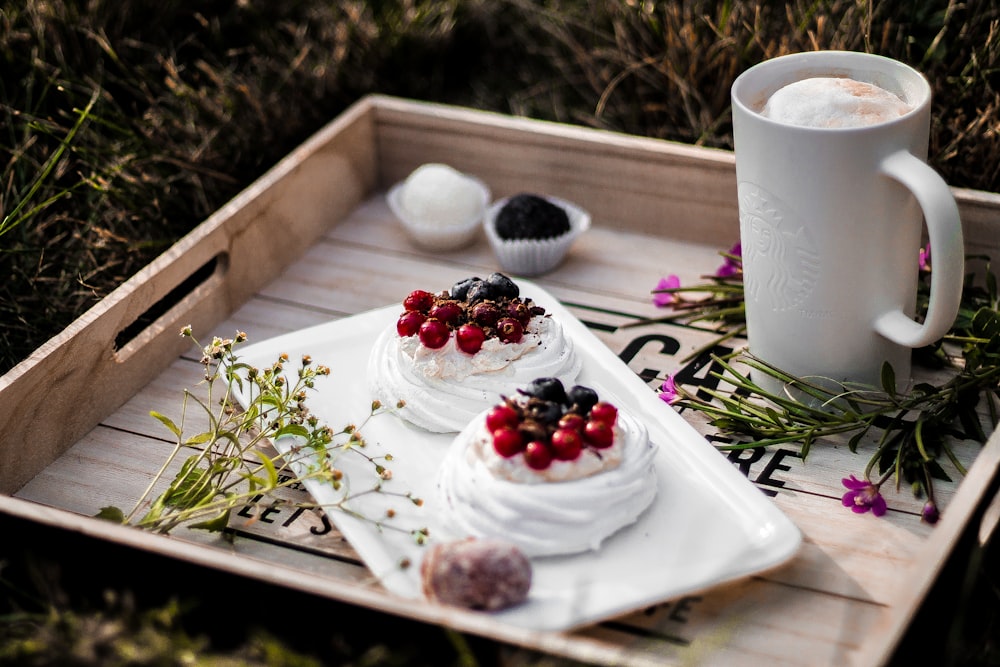 tray and mug in brown tray