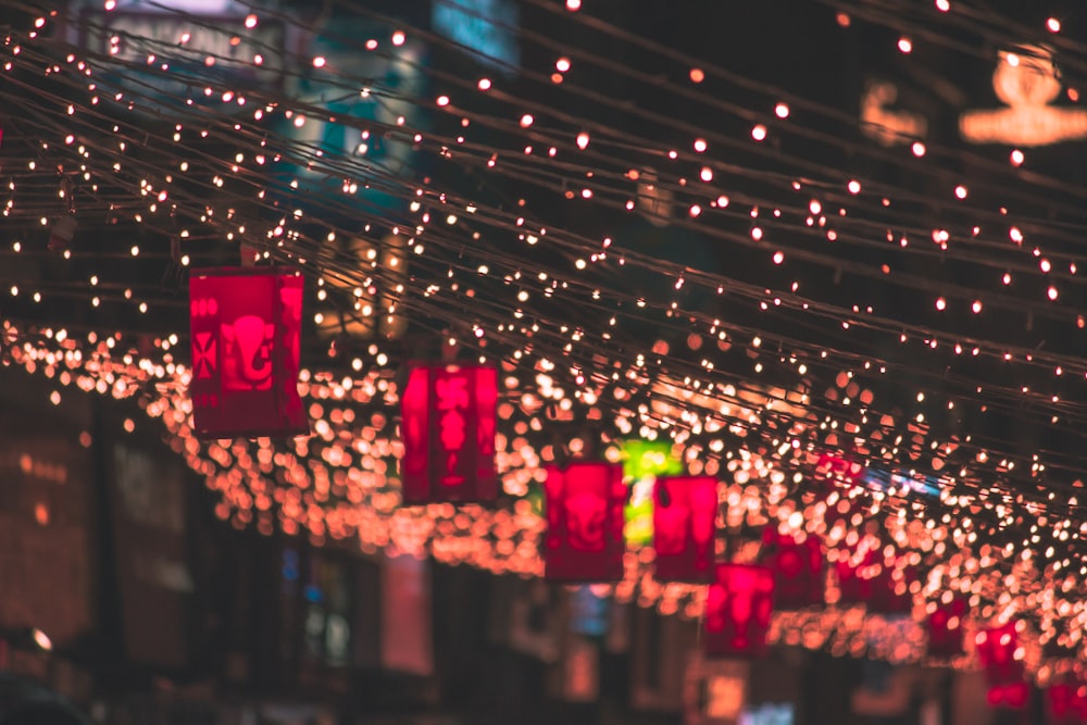 tilt shift lens photography of street lights