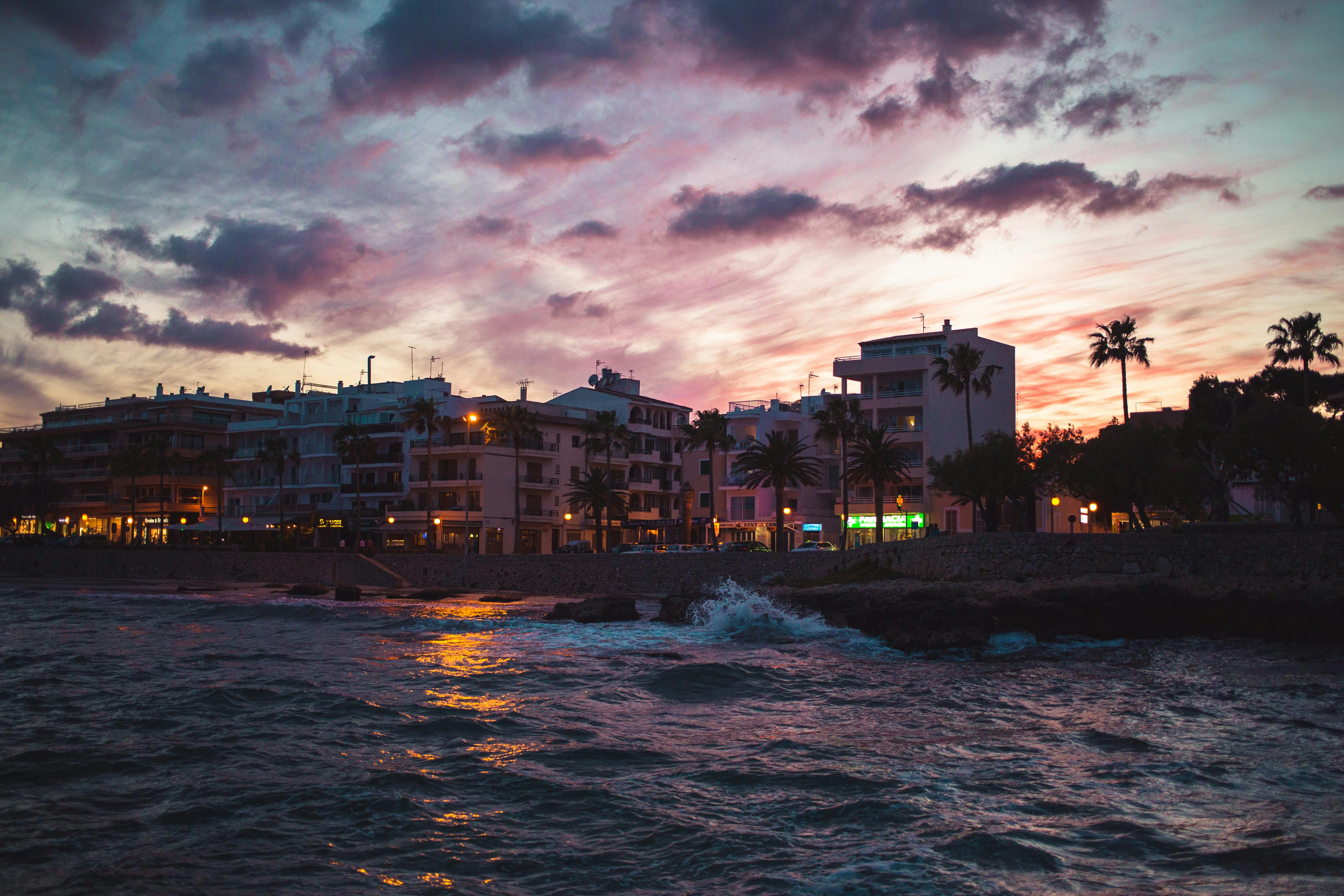 International Finance Career Opportunities: What UK Professionals Need to Know About Working Abroad