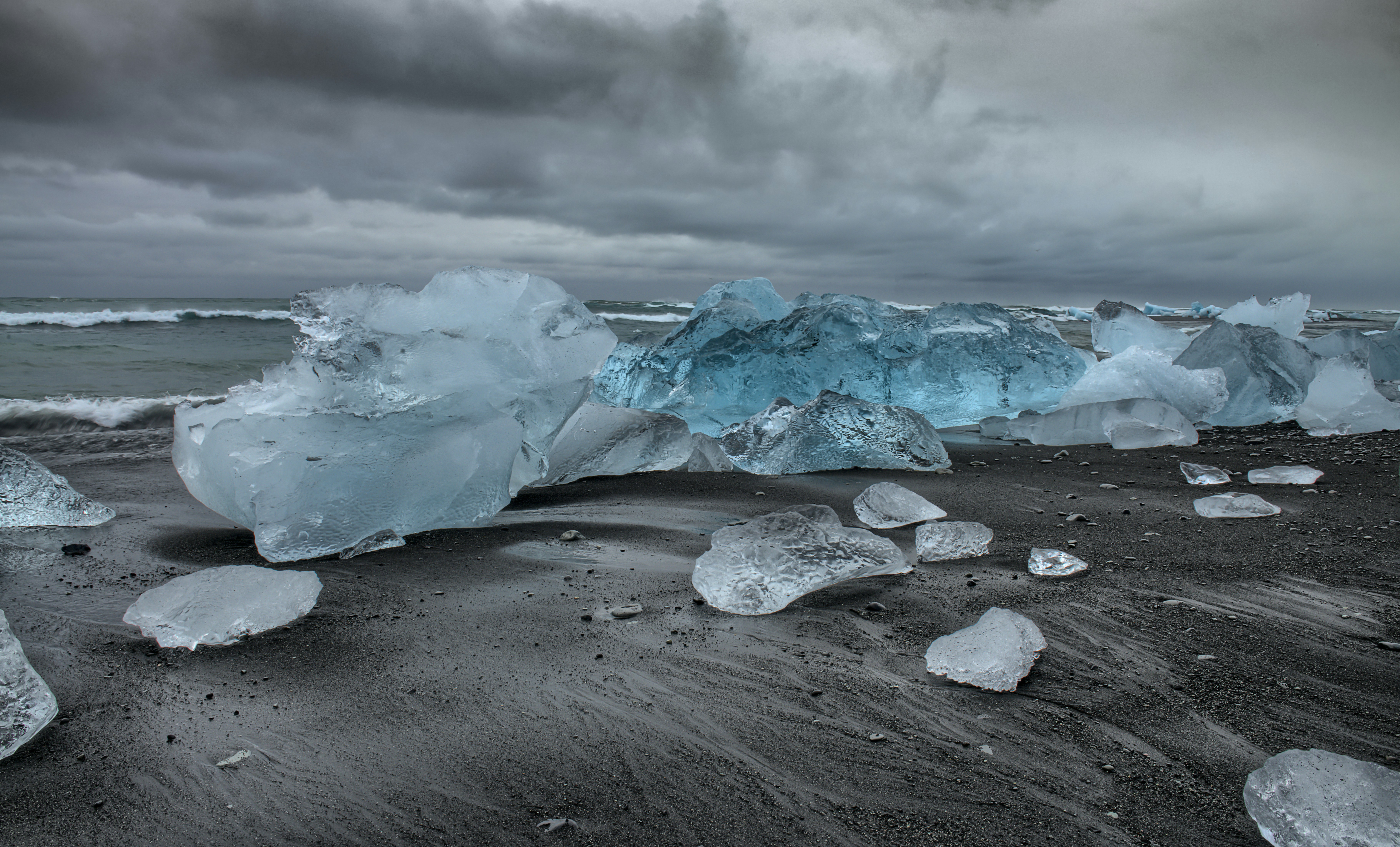 只不过想要一个不那么冷酷的世界｜免费newsletter（017）