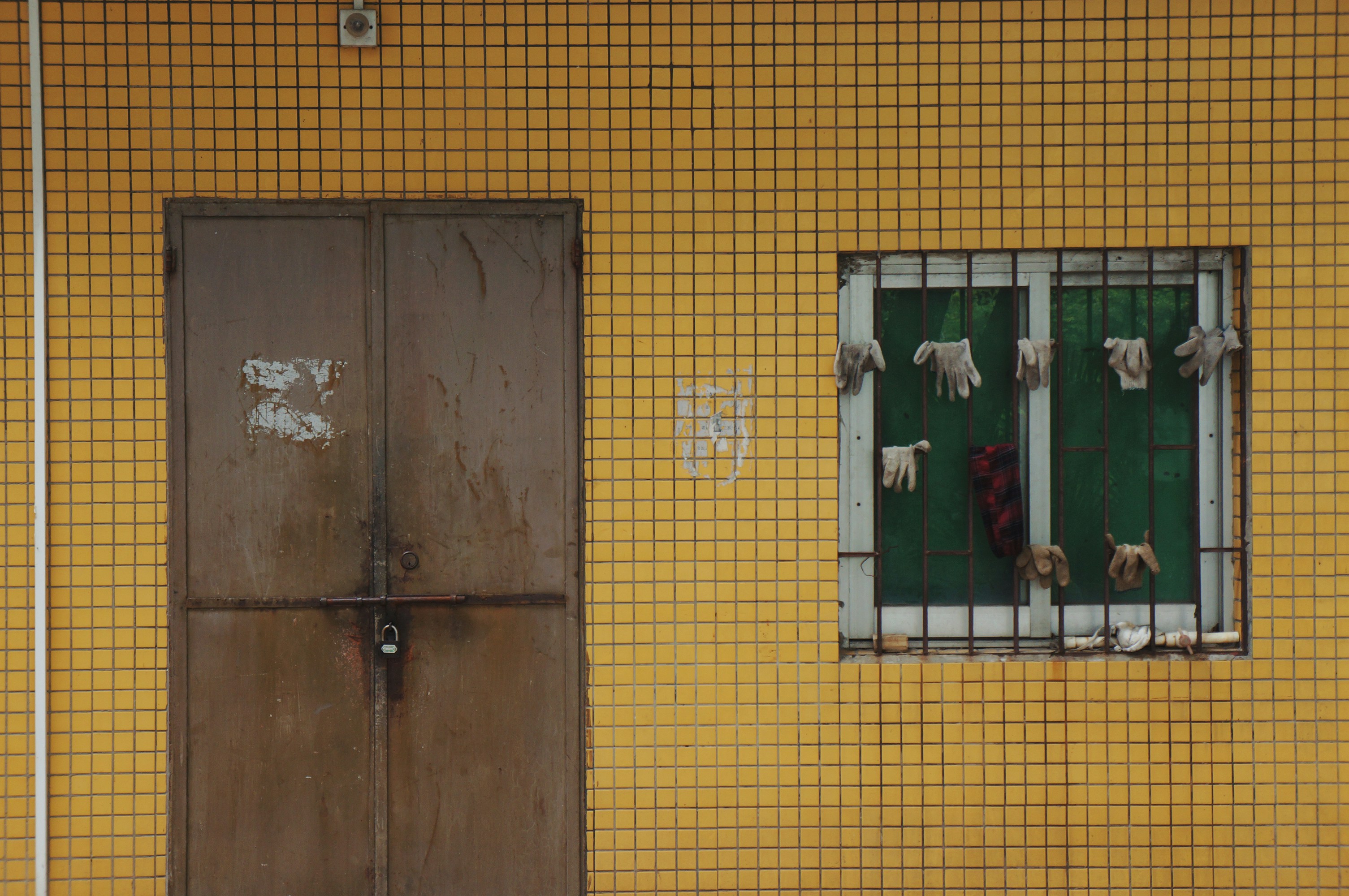 Locked Door Pictures Download Free Images On Unsplash