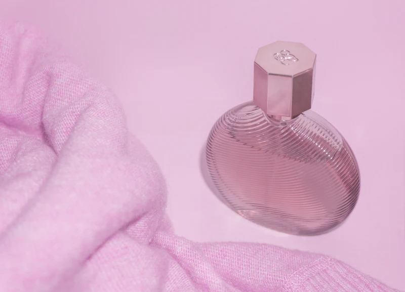 Flacon de parfum rose