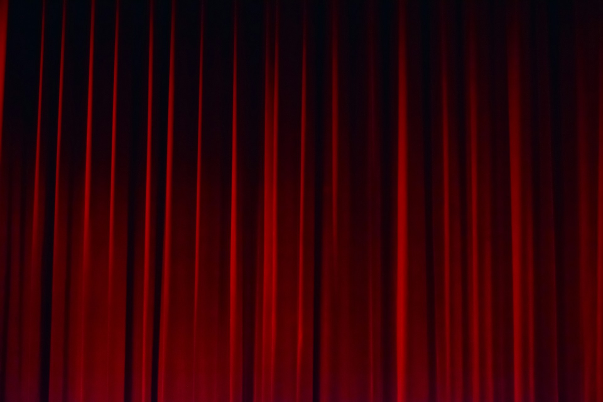 red curtain