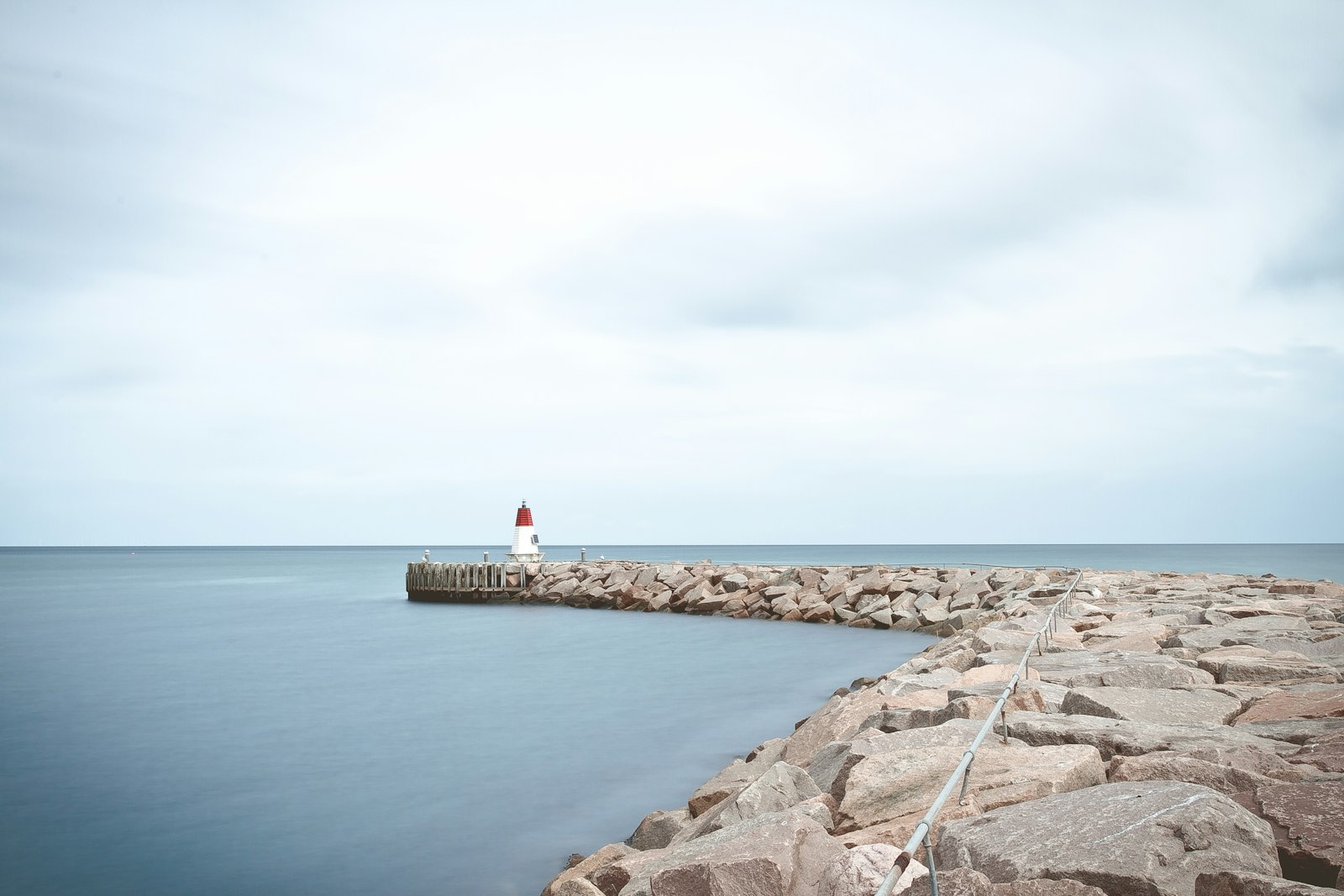 Canon EOS 7D + Canon EF 17-40mm F4L USM sample photo. White and red lighthouse photography