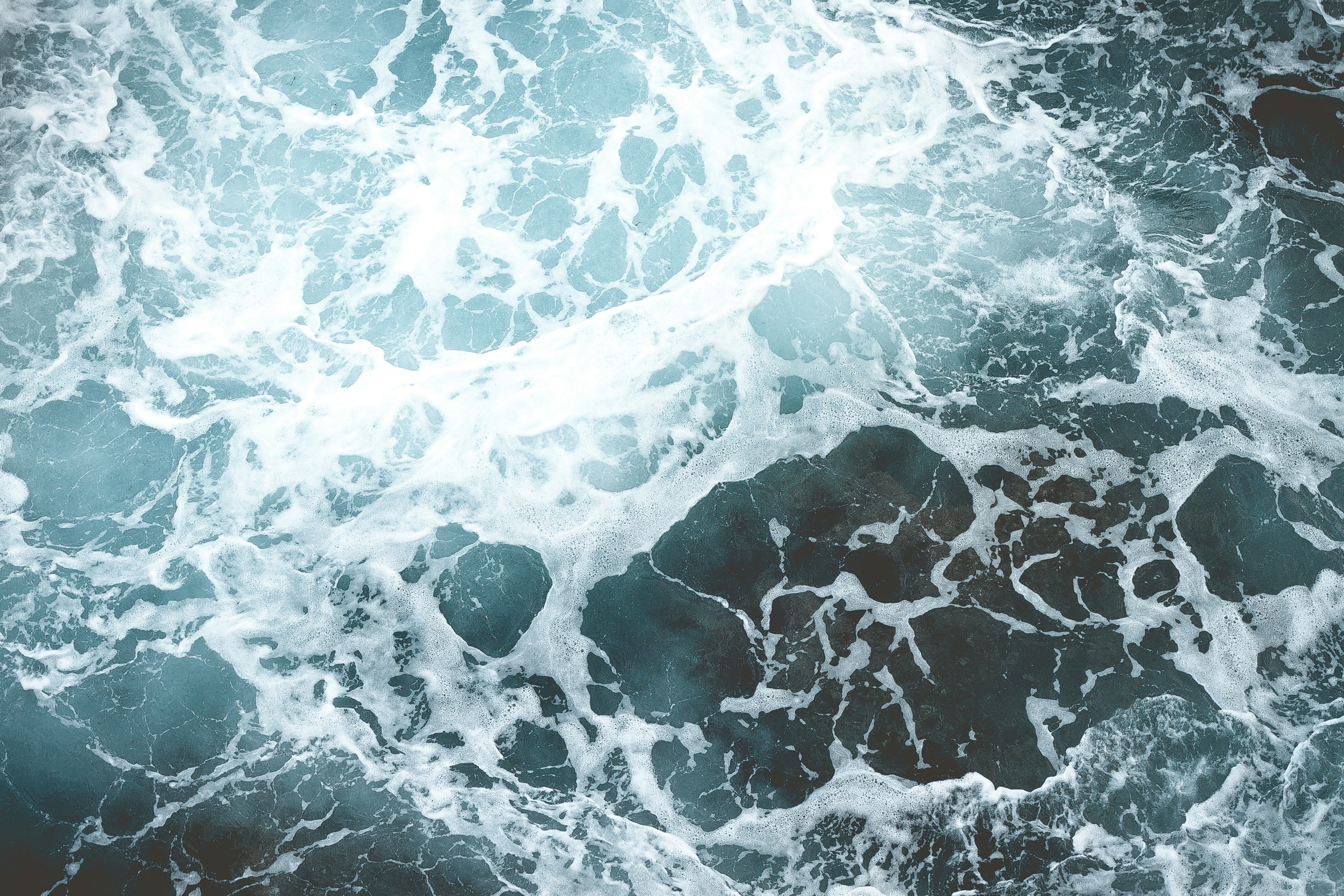 photo-1508793156468-aa1cbe7cd67b?ixid=M3wxMjA3fDB8MXxzZWFyY2h8MTB8fFdoYXQlMjBpcyUyMGRlZXAlMjBsaW5raW5nJTNGfGVufDB8fHx8MTczNjI3OTMwM3ww%5Cu0026ixlib=rb-4.0.3