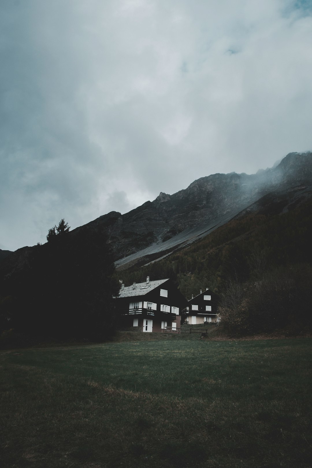 photo of Valdidentro Hill near Reschensee