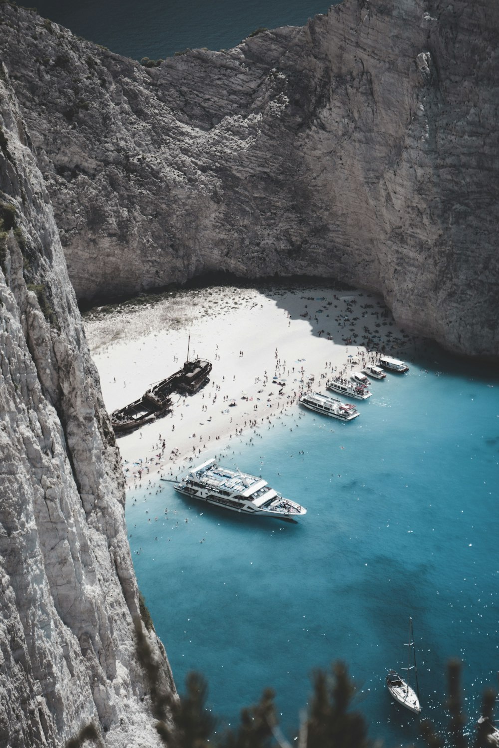 Navire en train de couler, Grèce