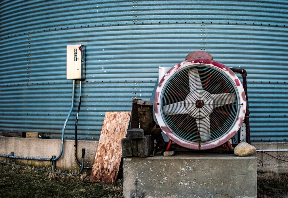 white and red centrifugal fan