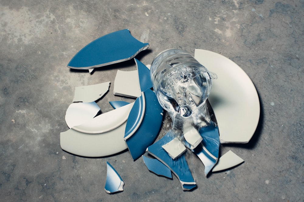Broken ceramic plate on floor photo – Free Broken Image on Unsplash