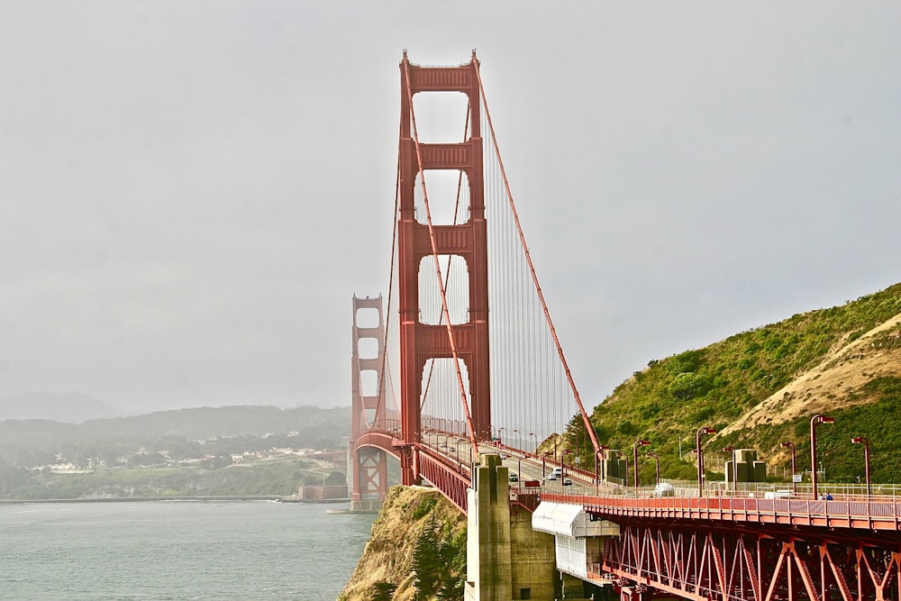 ponte perto do penhasco