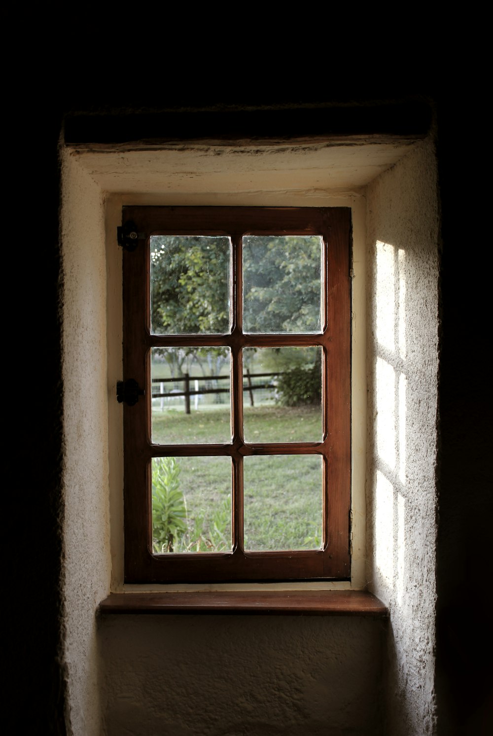 braunes Holzfenster