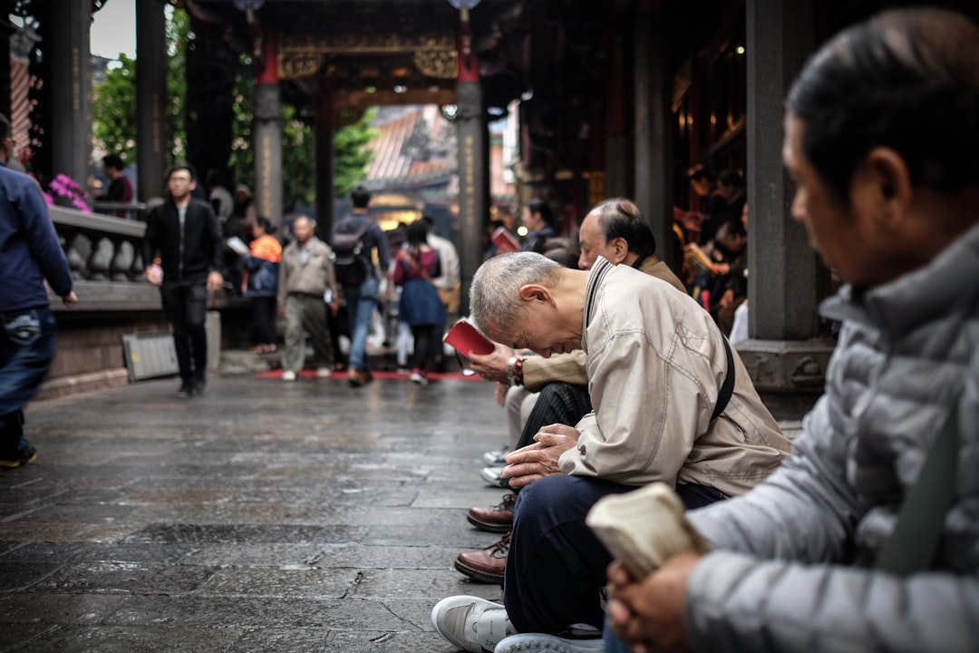 Travel Tips and Stories of Lungshan Temple in Taiwan