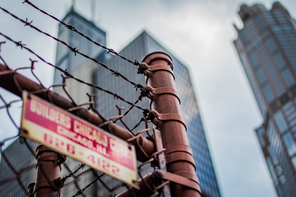 shallow focus photography of barb wire