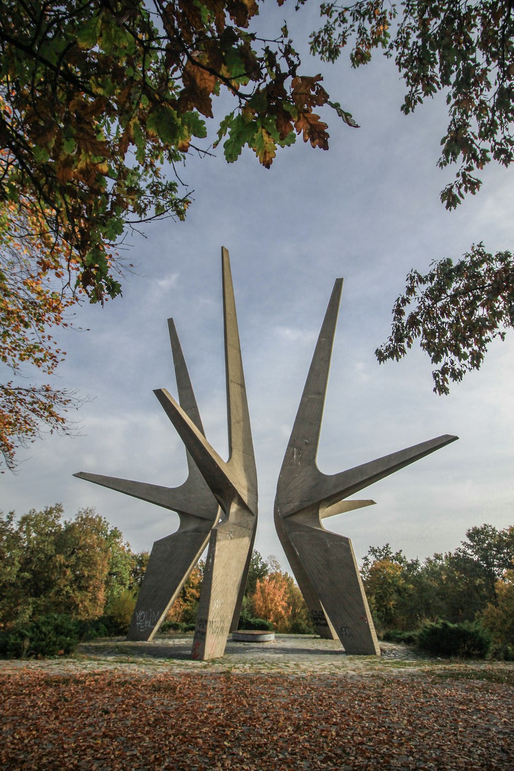 Foto de altar al aire libre de hormigón gris