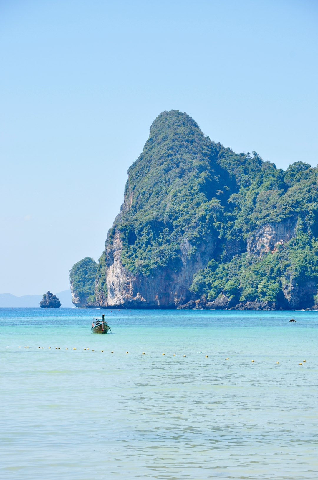 travelers stories about Bay in Phi Phi Islands, Thailand